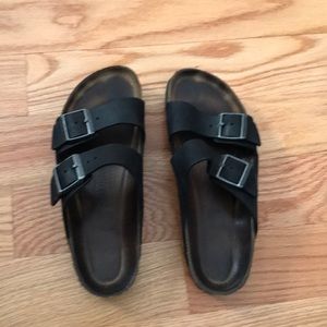Used sandals